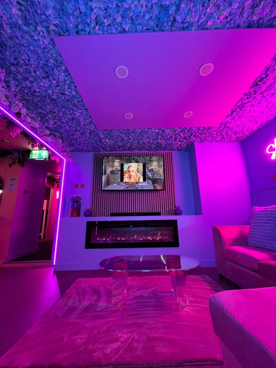 Manchester's ONLY private party suite for 12 with Makeup Room Apartment hotel in Manchester