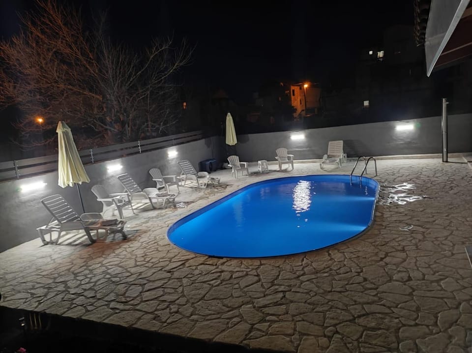 Swimming pool