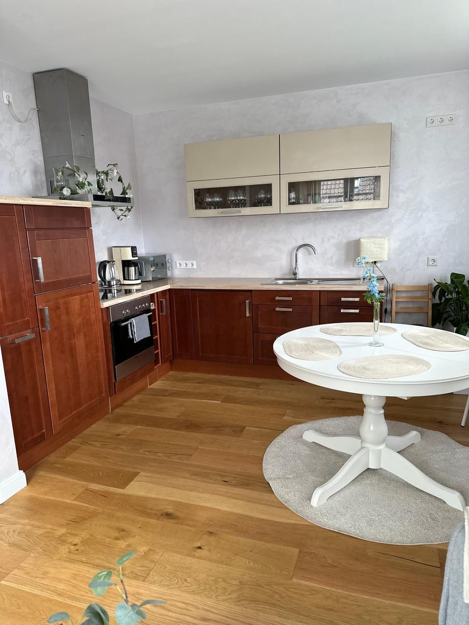 Kitchen or kitchenette, Dining area, minibar, pet friendly, stove