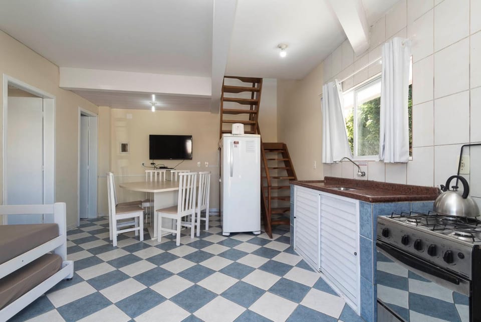 Kitchen or kitchenette, Living room, Seating area