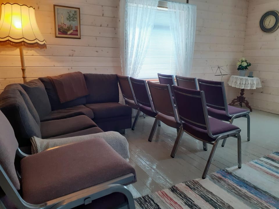 Communal lounge/ TV room