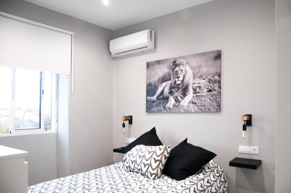 Bed, Bedroom, internet, air conditioner