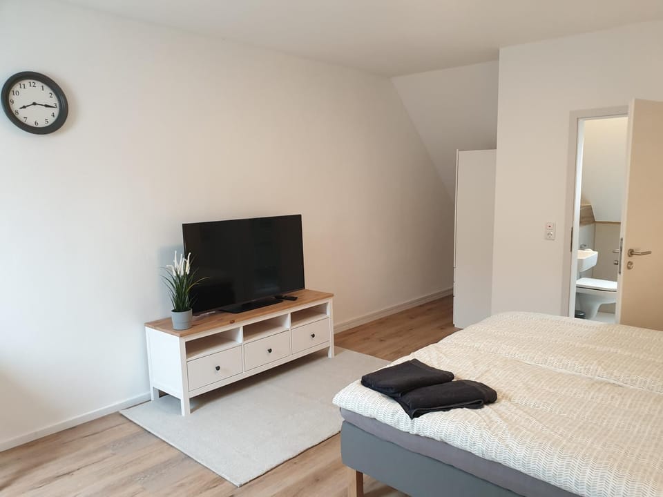 TV and multimedia, Photo of the whole room