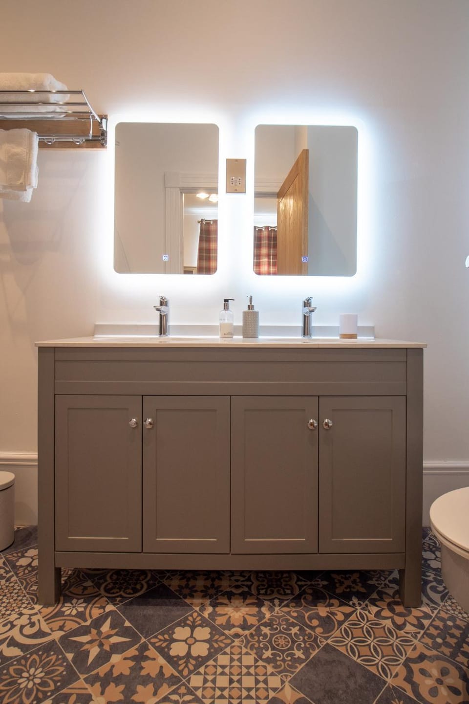 Toilet, Bathroom