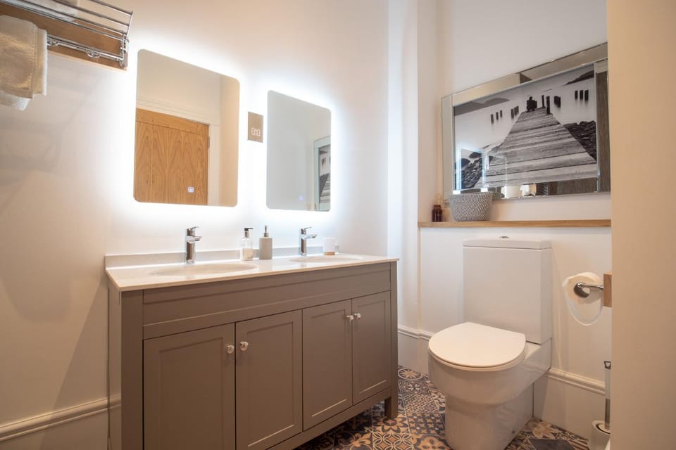 Toilet, Bathroom