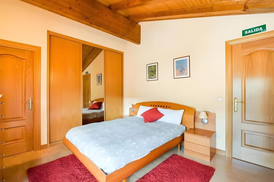 Property building, Living room, Bedroom