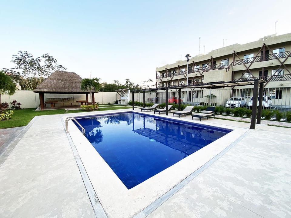 Swimming pool