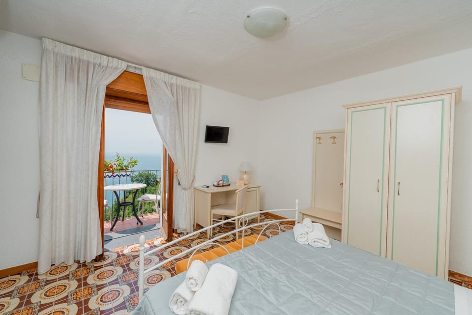 Balcony/Terrace, Bedroom, Sea view