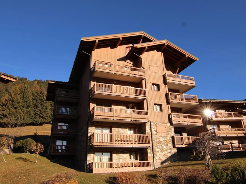 Duplex 5 Pièces avec Piscine et Parking - 10 Pers. Les Saisies - FR-1-594-226 Apartment in Villard-sur-Doron