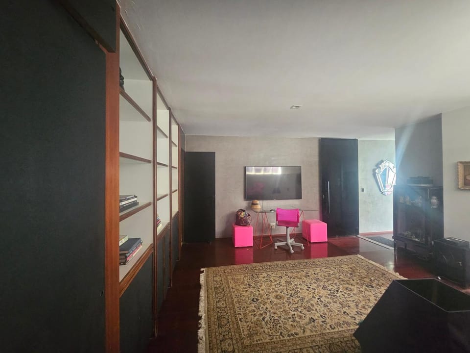 charmosa cobertura em Ipanema na quadra da praia de quarto, sala, terraço e sauna Apartment in Rio de Janeiro