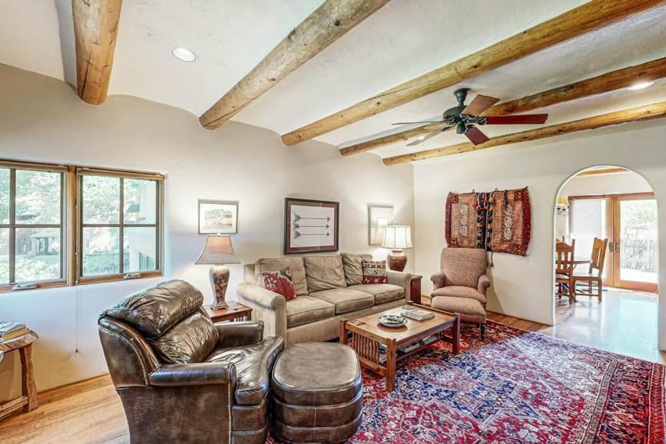 Casa Raya Taos House in Taos
