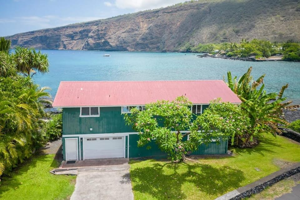 Manini Beach Breath Taker House in Kealakekua Bay