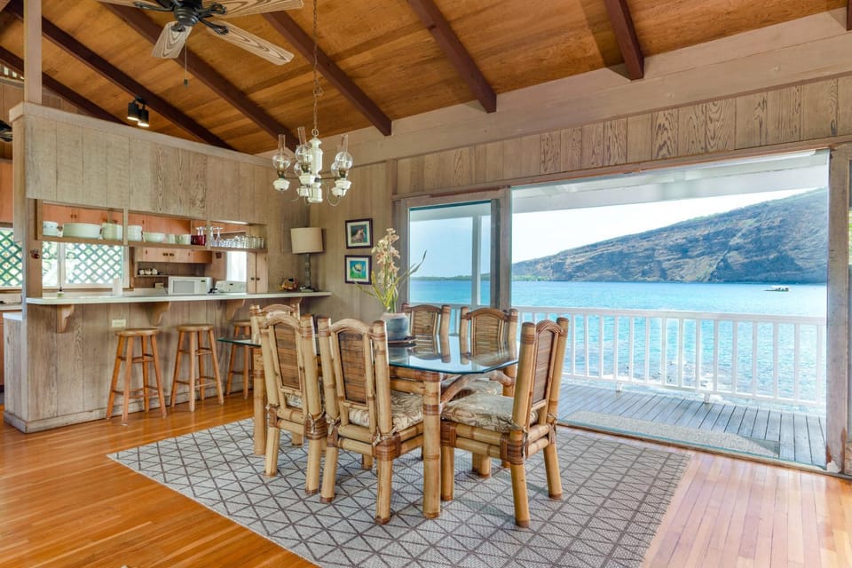 Manini Beach Breath Taker House in Kealakekua Bay