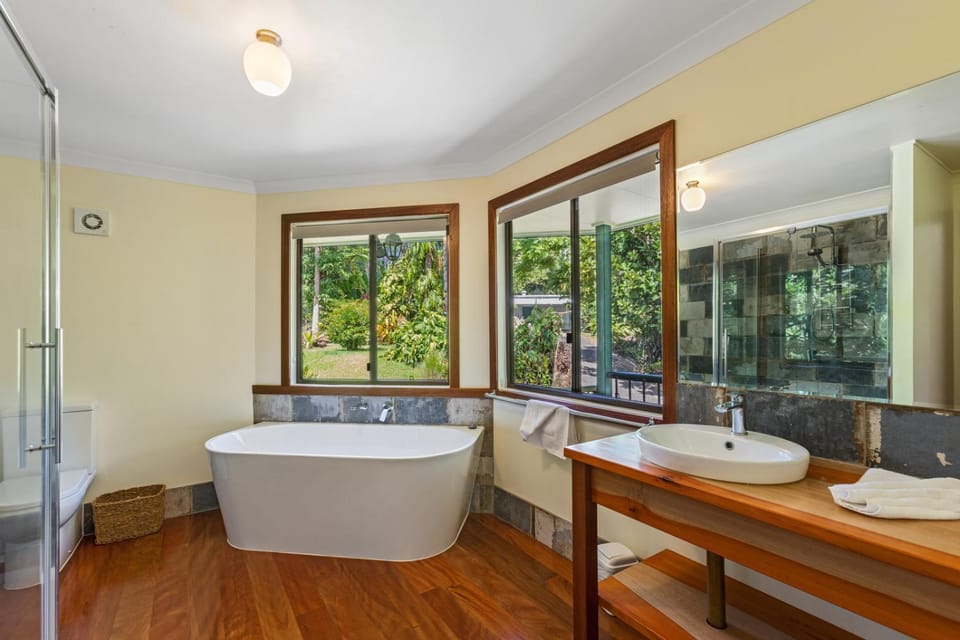 Bathroom, Bath