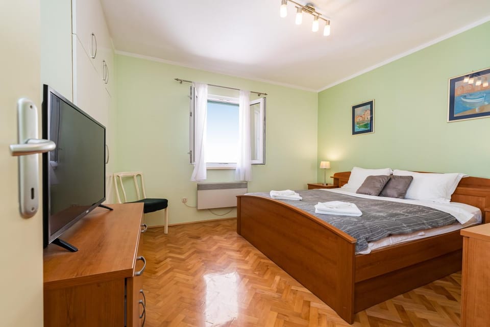 TV and multimedia, Bedroom