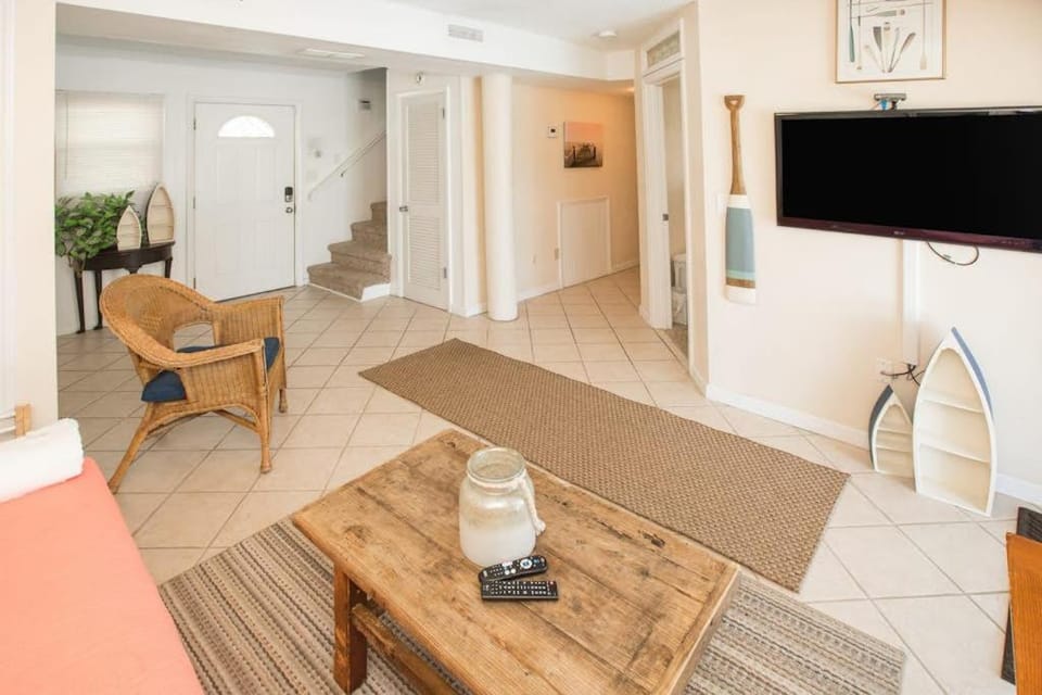 Bayside Bungalow House in Sandbridge