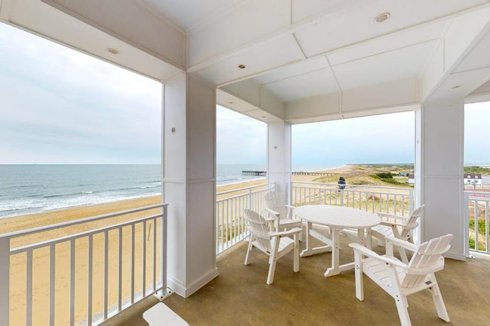 The Sanctuary - Simply Divine Penthouse B411 House in Sandbridge