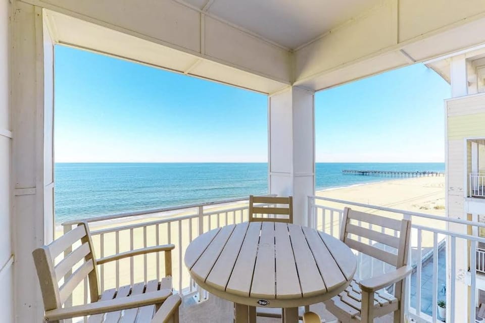 The Sanctuary - Rock Lobster Penthouse B407 House in Sandbridge