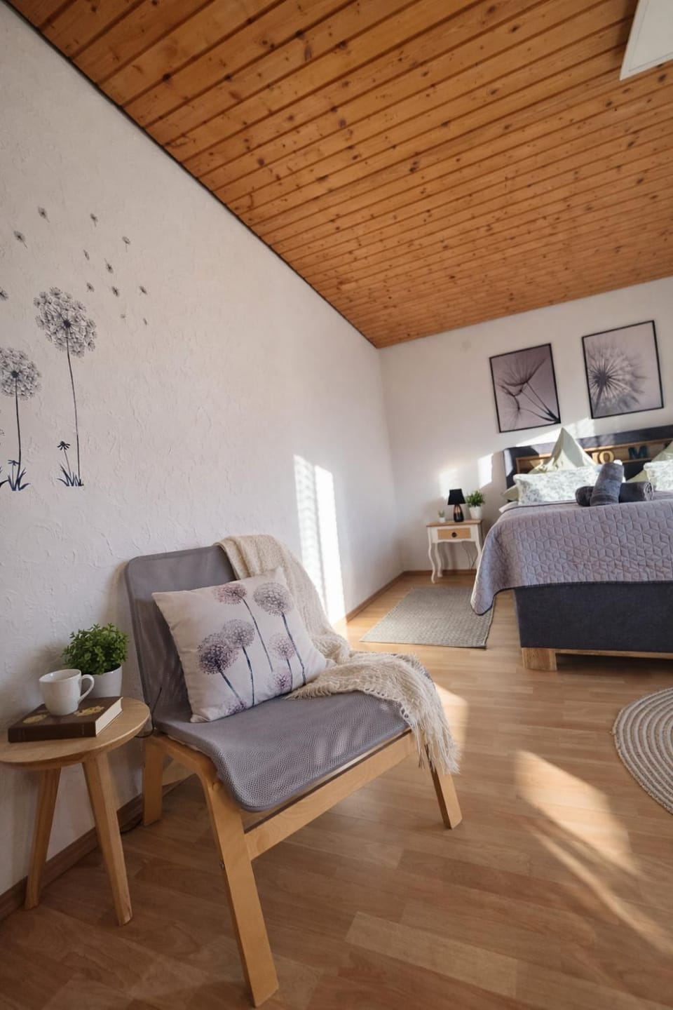 Photo of the whole room