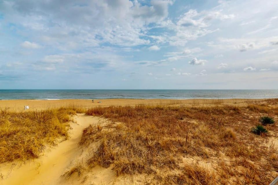 Beach Embassy House in Sandbridge