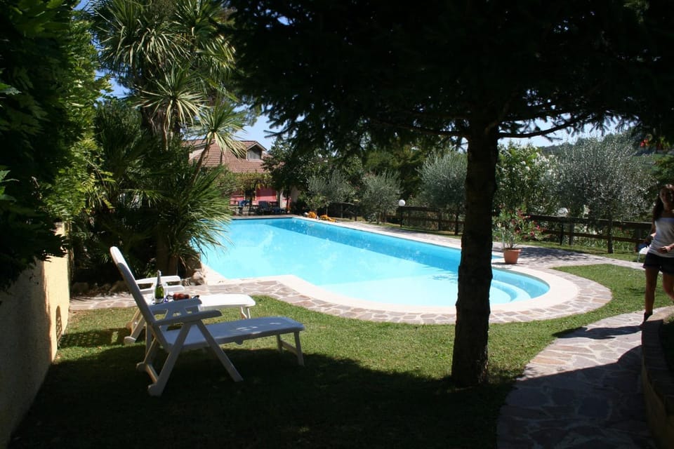 Swimming pool, Swimming pool