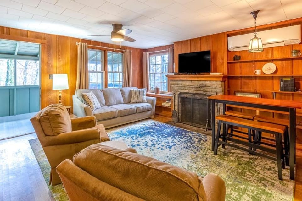 Charlotte's Cabin Cabin in Lake Junaluska