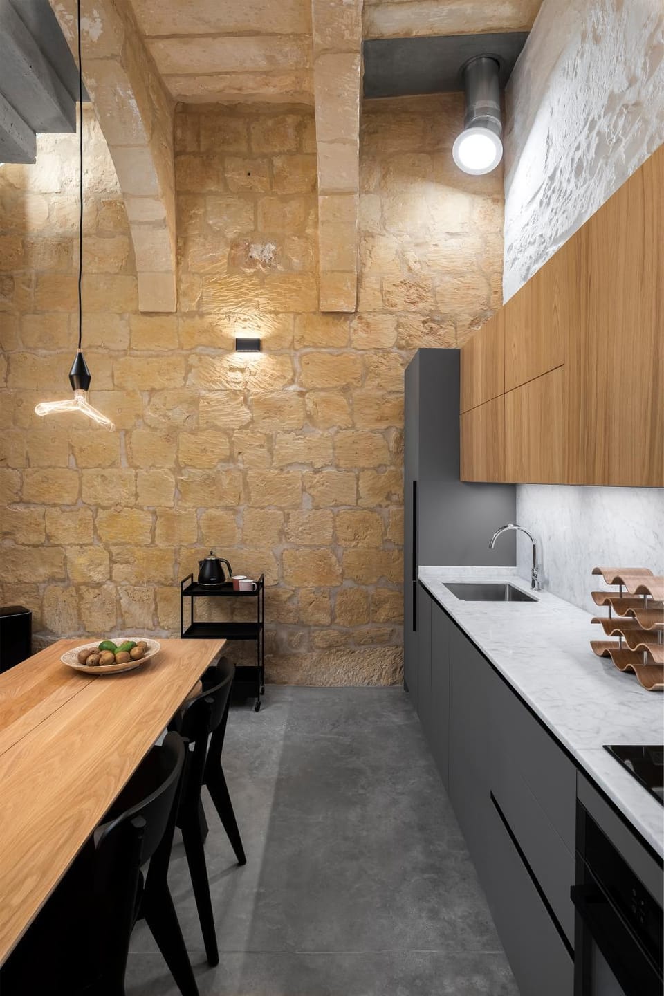 Kitchen or kitchenette, Dining area
