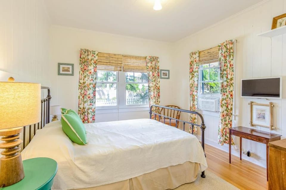 Garden Cottage Unit B House in Honolulu