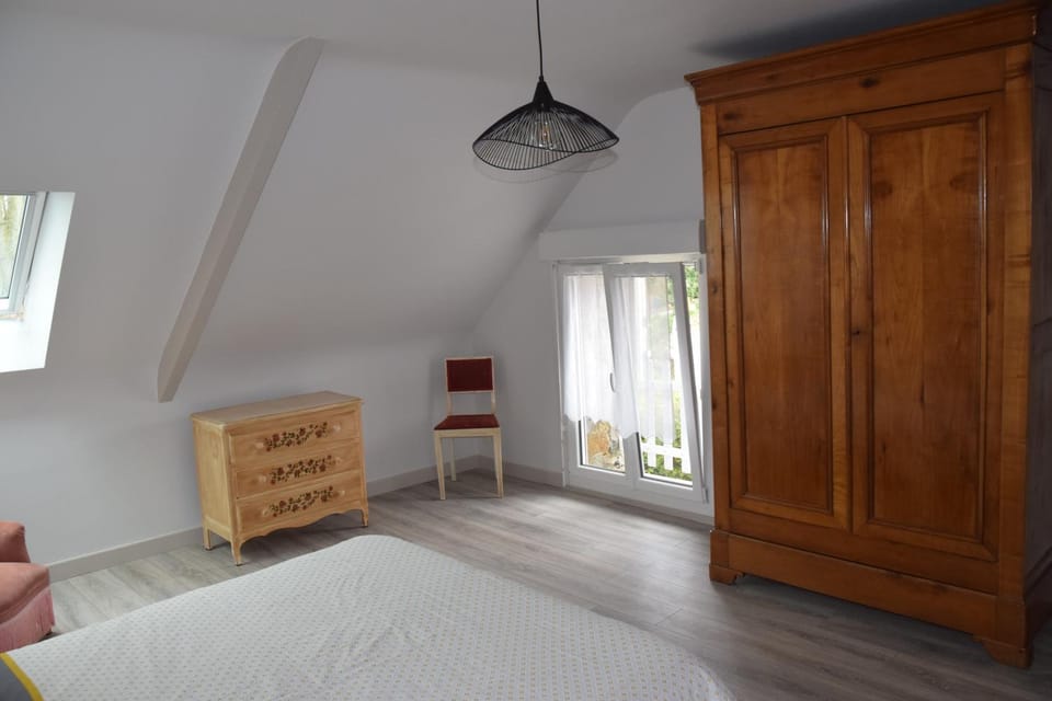 Bed, Photo of the whole room, Bedroom, wardrobe