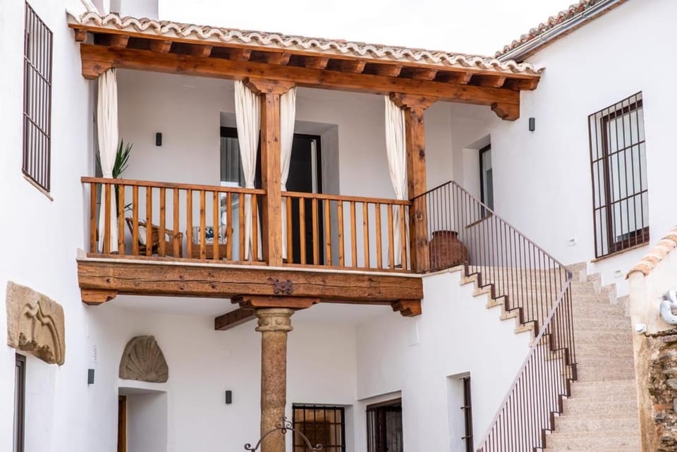 Patio, Facade/entrance, Balcony/Terrace