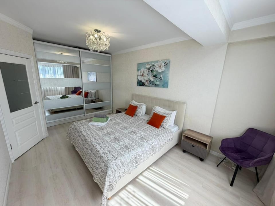 Appartments " Zhetysu-4" Apartment in Almaty