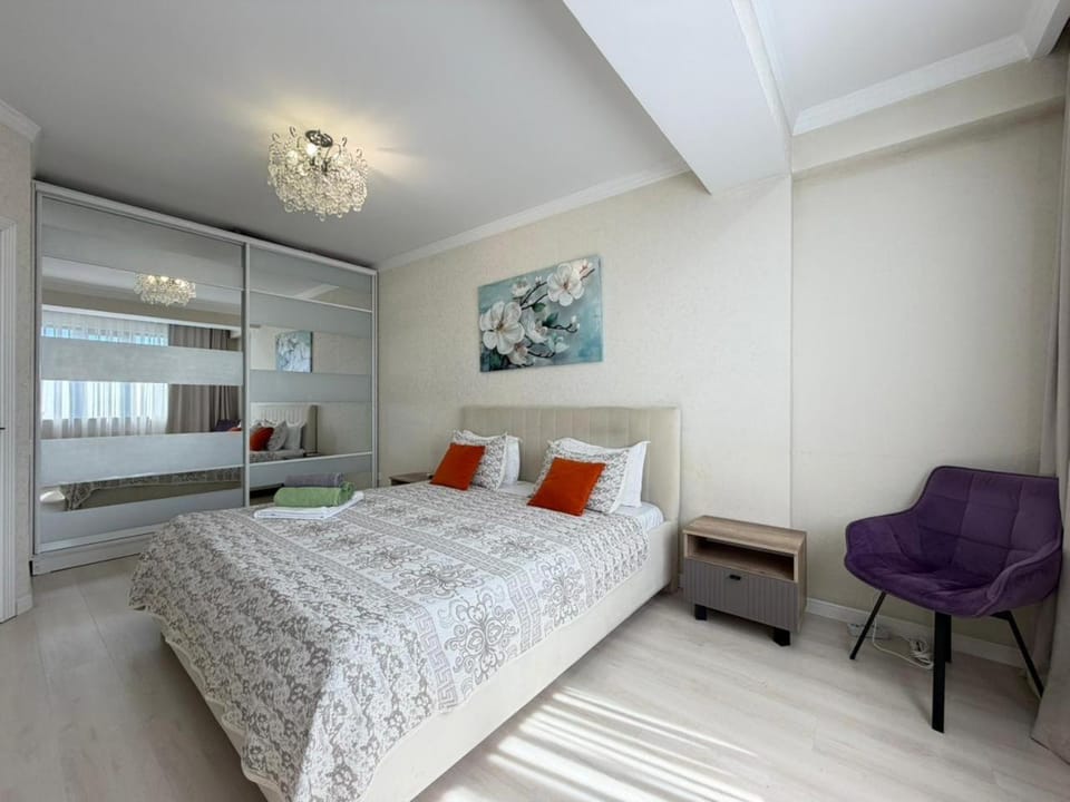 Appartments " Zhetysu-4" Apartment in Almaty