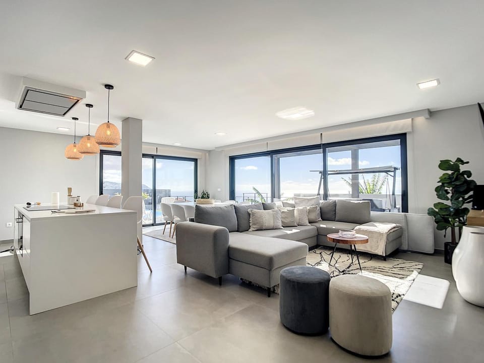 Communal lounge/ TV room, Living room