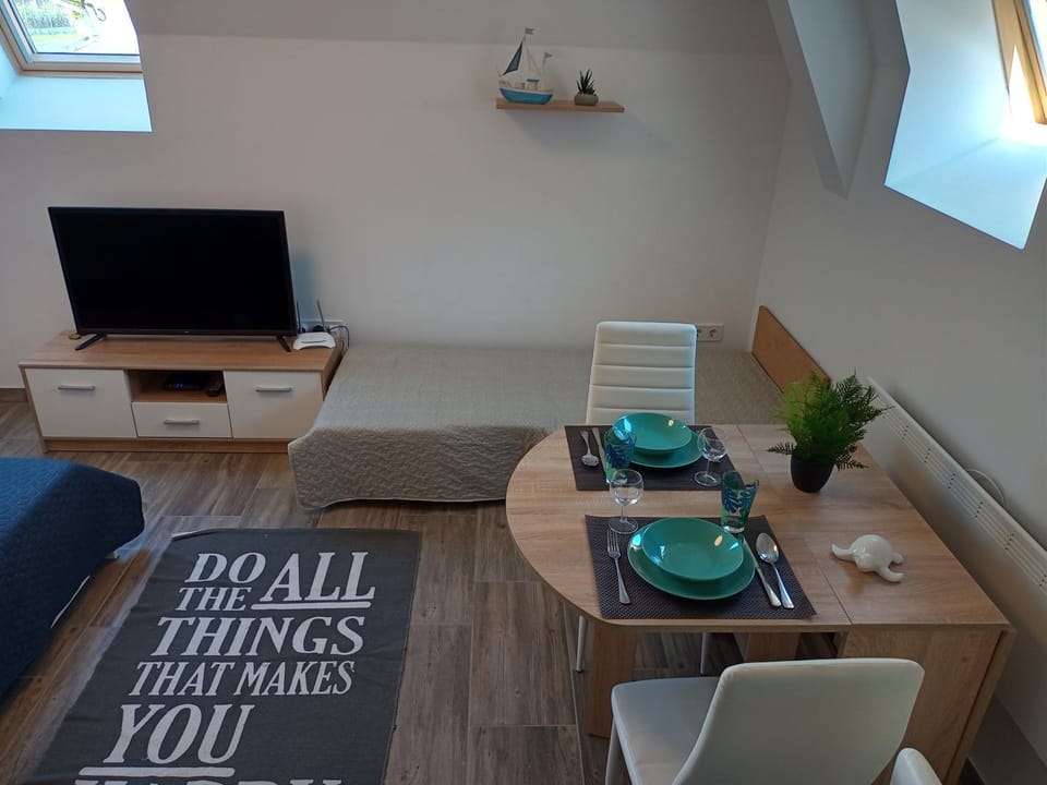 TV and multimedia, Dining area