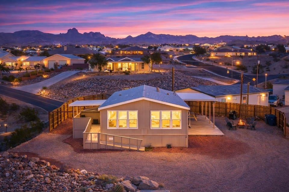 Cozy Desert home, Stunning Views, Peaceful Vibes Near Laughlin House in Bullhead City