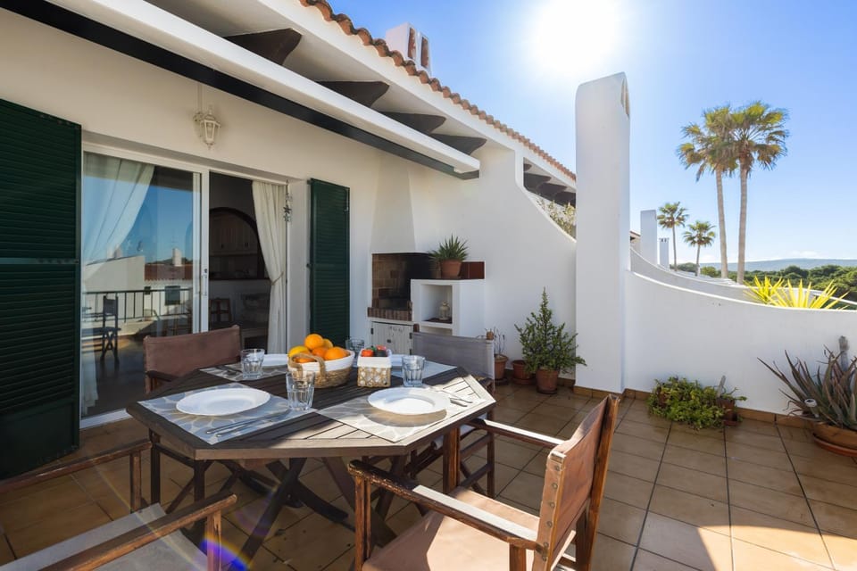 Property building, Balcony/Terrace, Living room