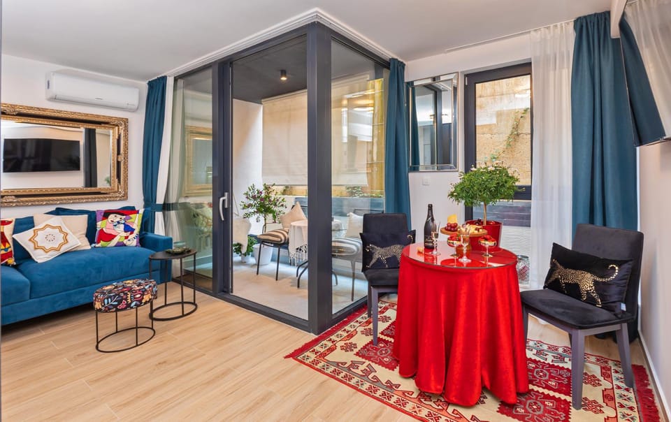 Living room, Seating area