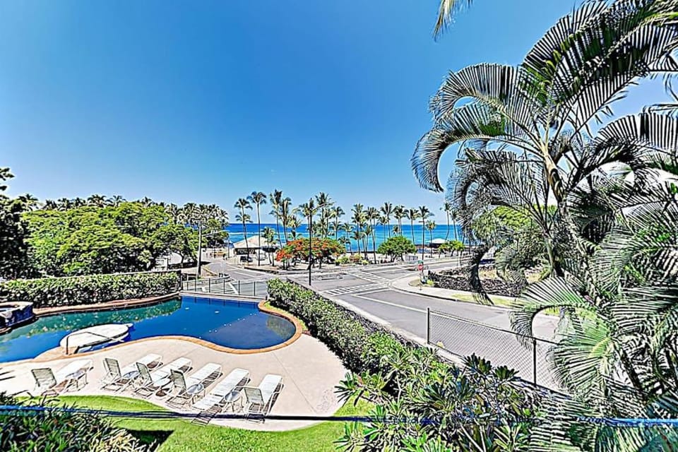 Kahalu'u Beach Villas 1-203 Apartment in Big Island