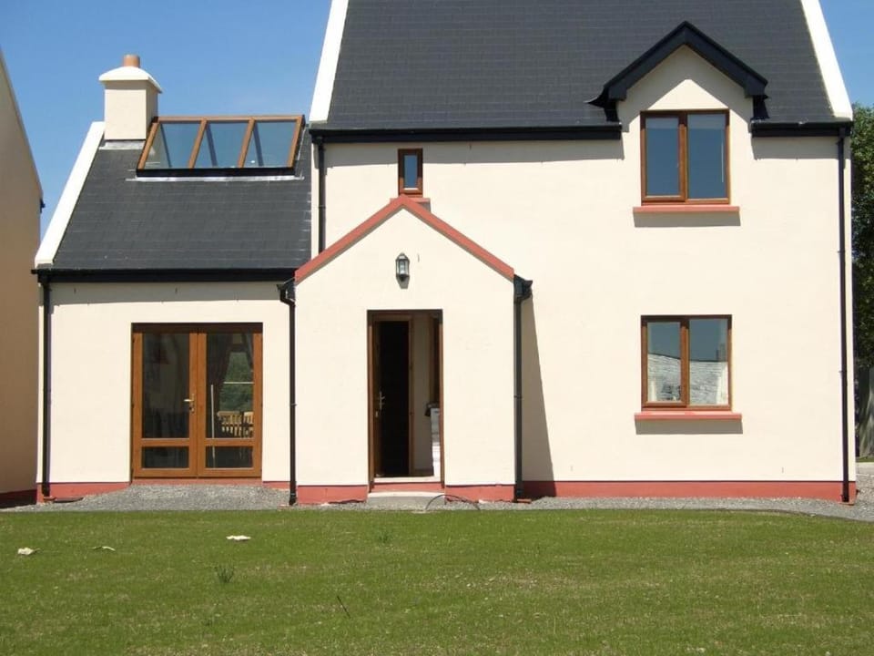 No 14 Holiday Village House, Sneem, 4 bedrooms House in County Kerry