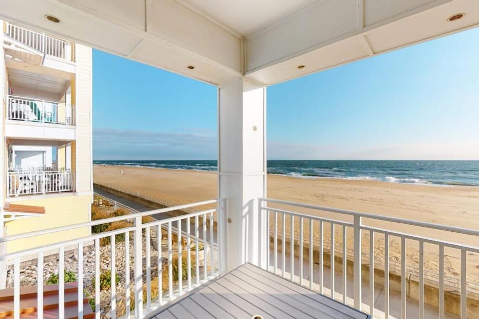 The Sanctuary - Footprints by the Shore B109 House in Sandbridge