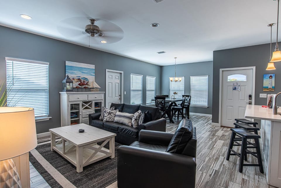 Living room, Dining area