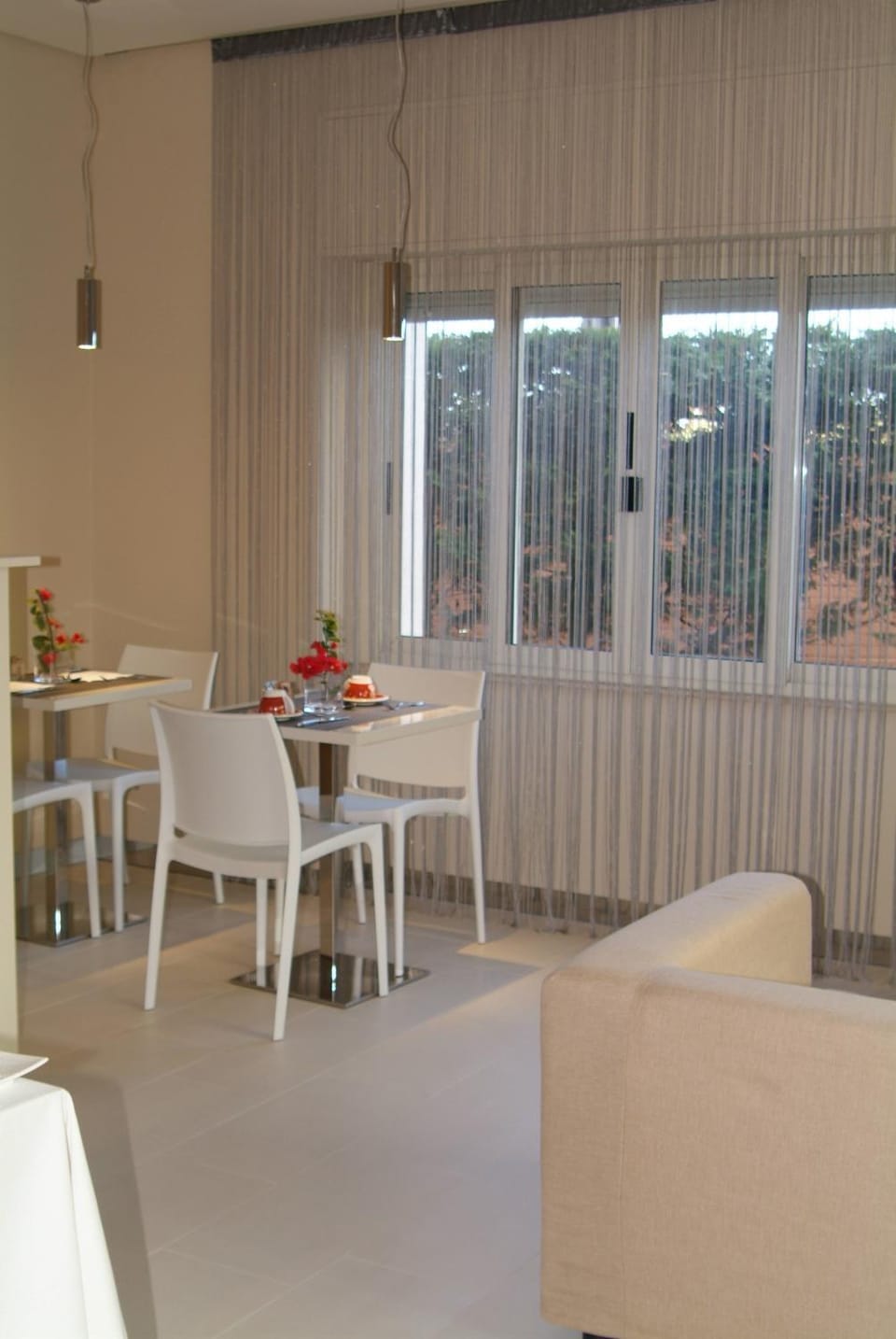 Restaurant/places to eat, Lounge or bar