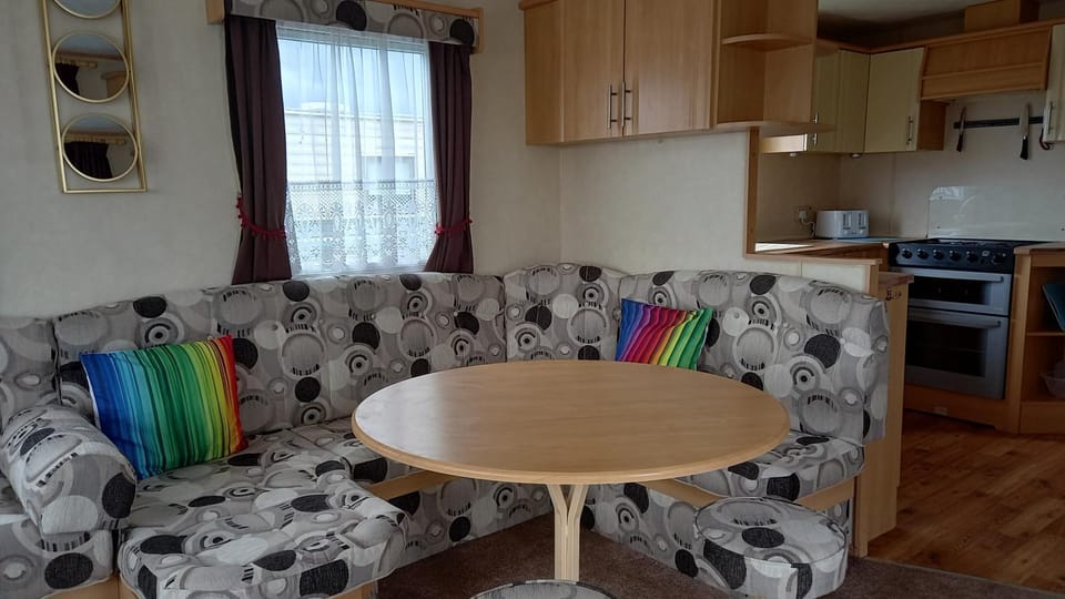 Communal lounge/ TV room, Dining area, kitchen