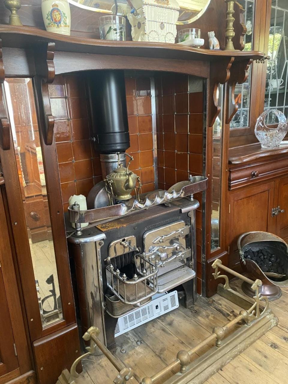 Coffee/tea facilities, flat iron