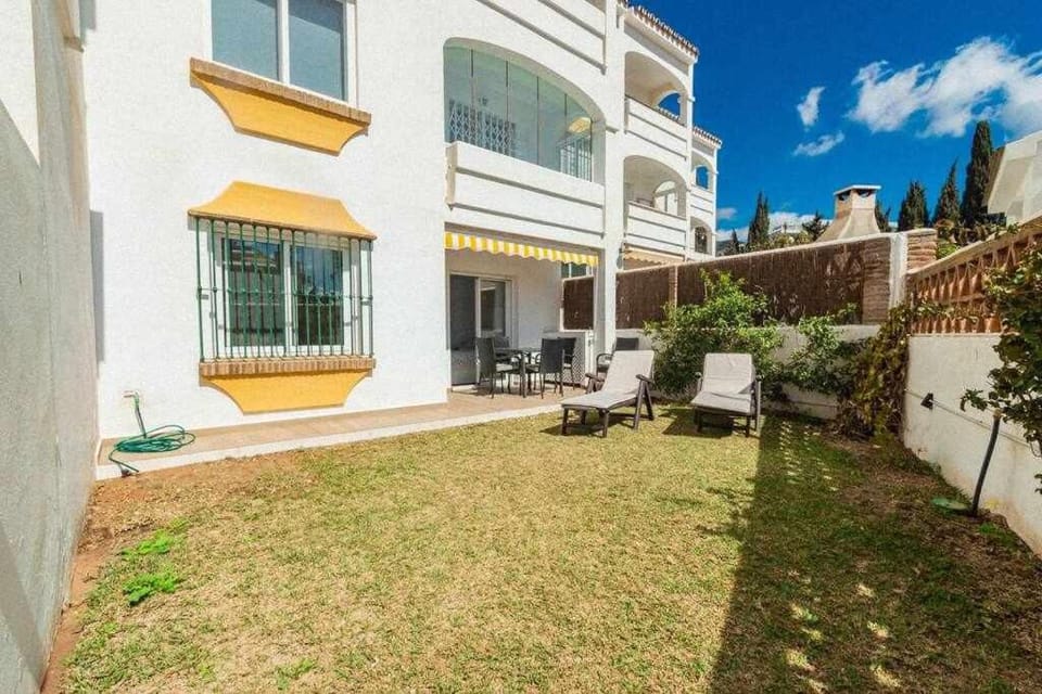 Garden, sunbed