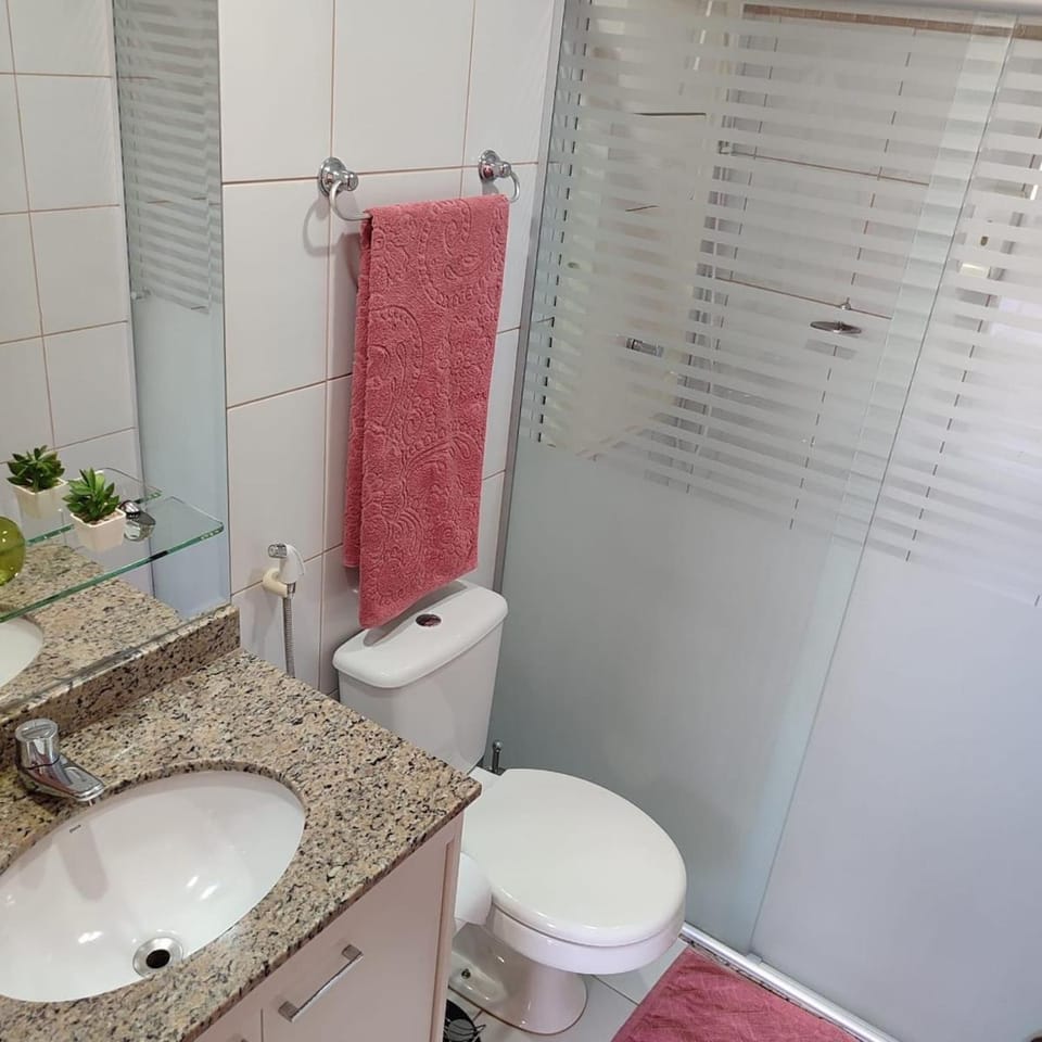 Bathroom, towels
