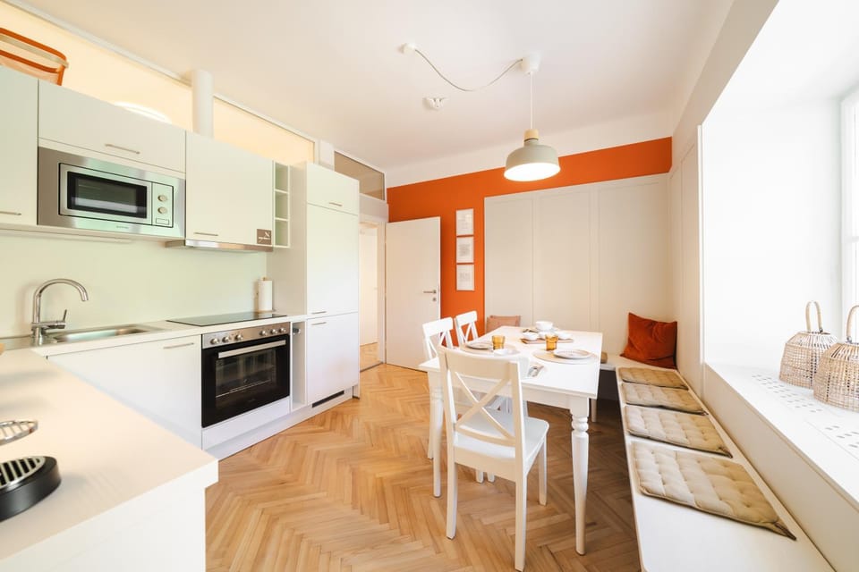 Dining area, kitchen