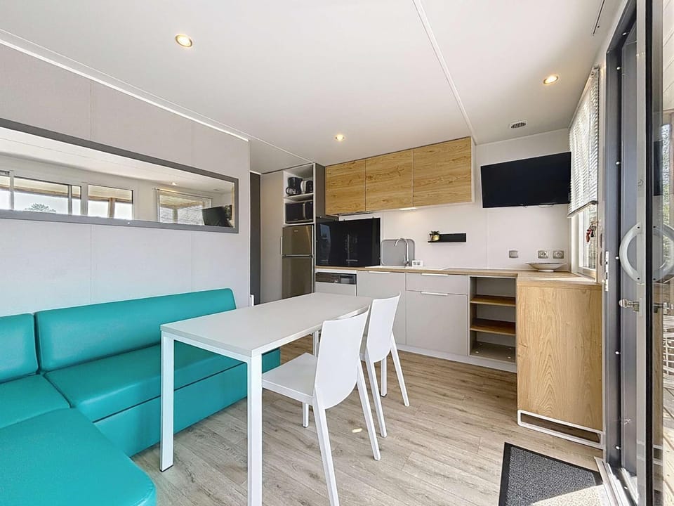 Mobil-home Grand Confort à 200m plage, camping avec piscine, terrasse, WiFi inclus - 4 pers. - FR-1-361A-37 House in Jullouville