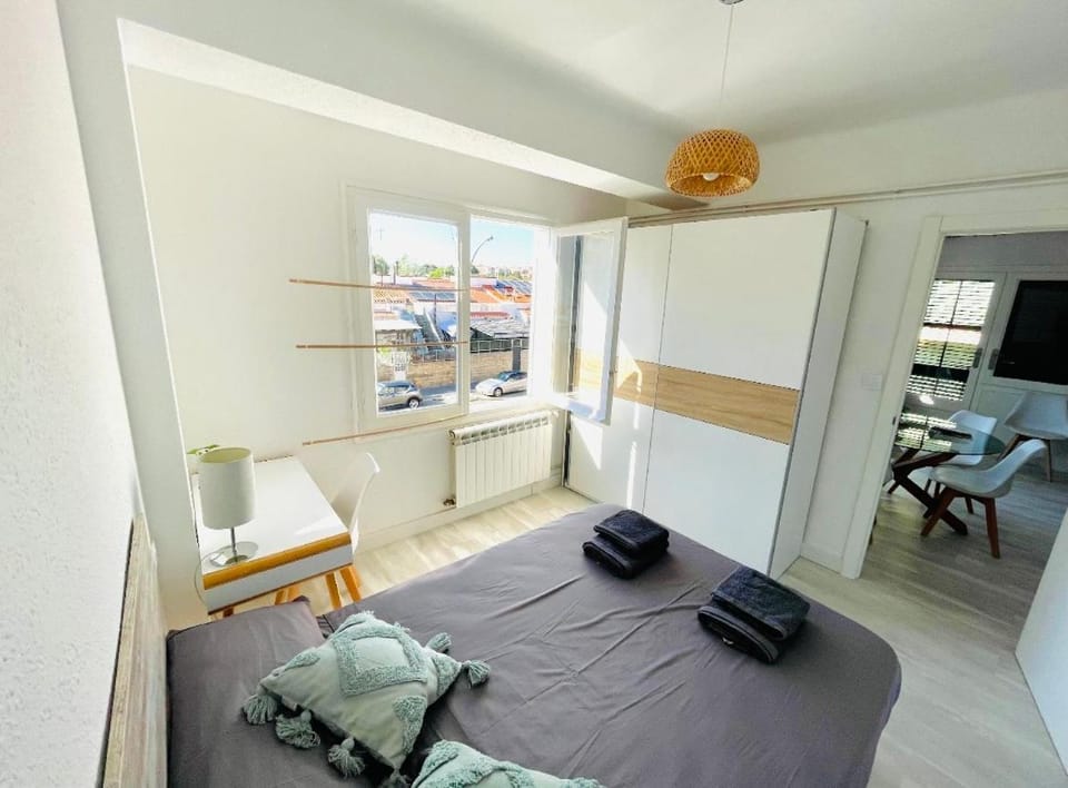 Bed, Photo of the whole room, Bedroom, towels, wardrobe