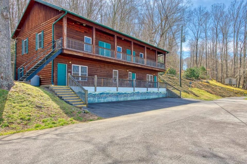 Campground Cabin Cabin in Lake Junaluska